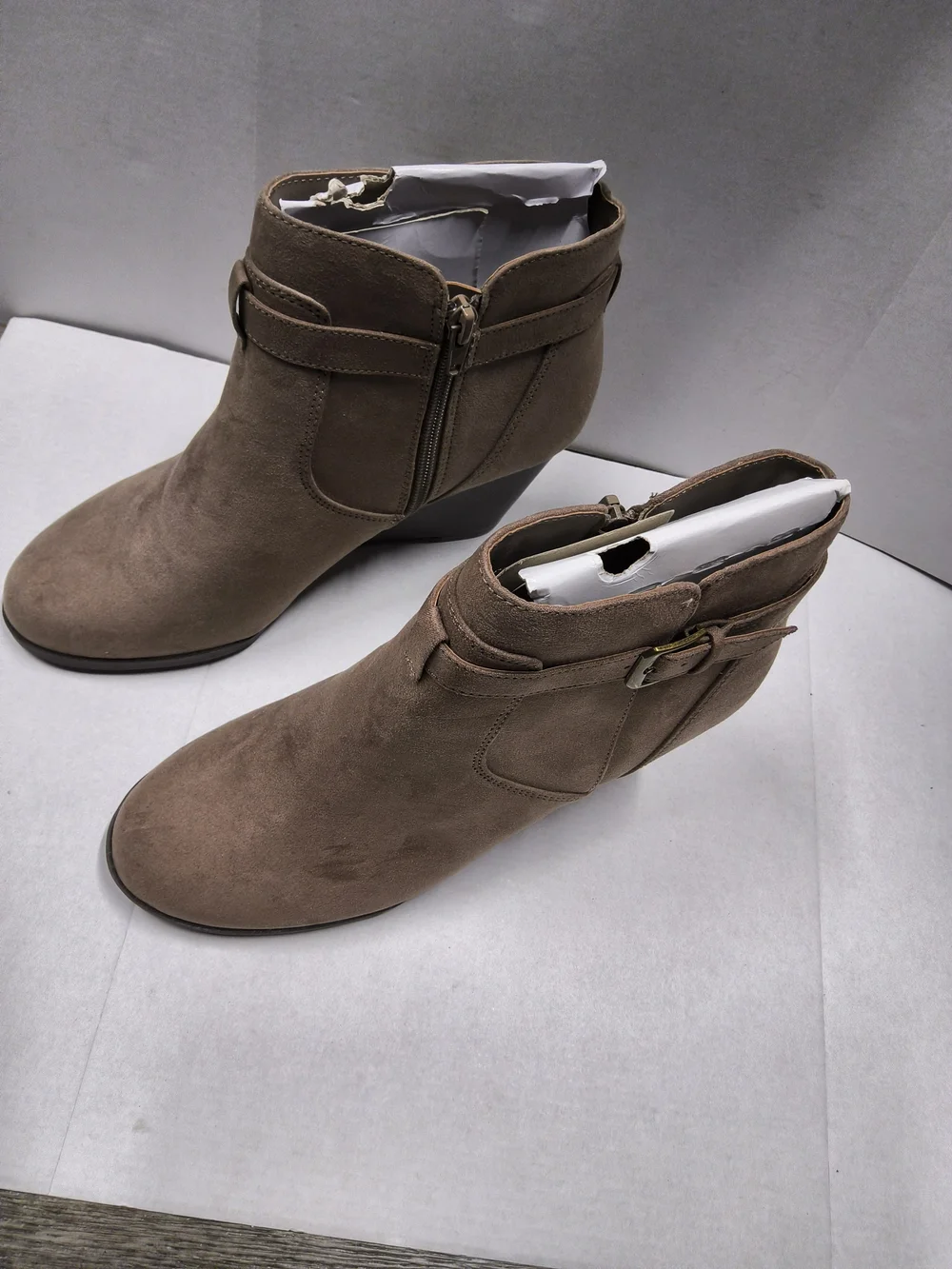 NWOT Size 8.5 Women's Taupe Suede Wedged Ankle Boots with Side Zip